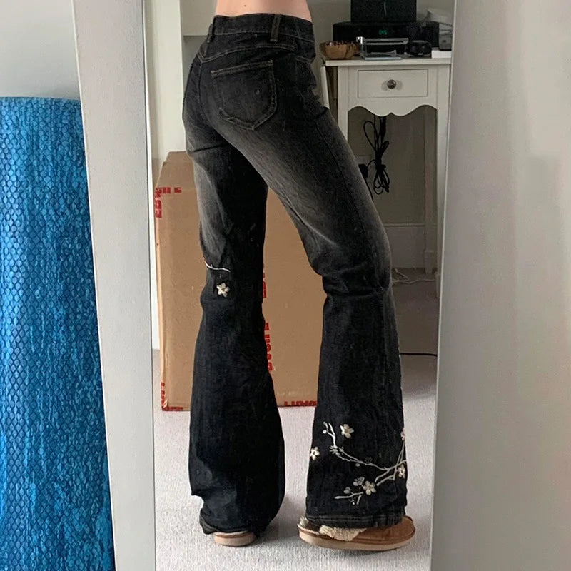 Women's Floral Embroidered Y2K Flared Jeans