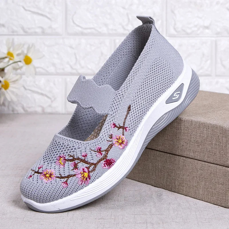Women's Breathable Chunky Sole Sneakers