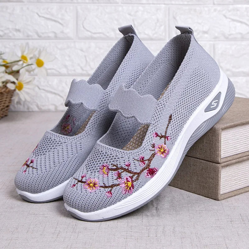 Women's Breathable Chunky Sole Sneakers