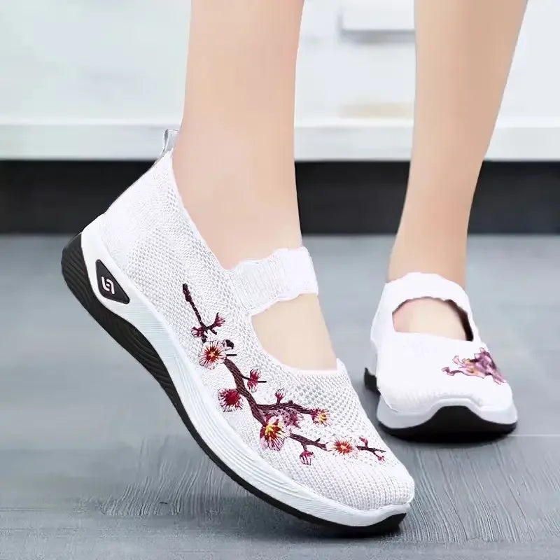 Women's Breathable Chunky Sole Sneakers
